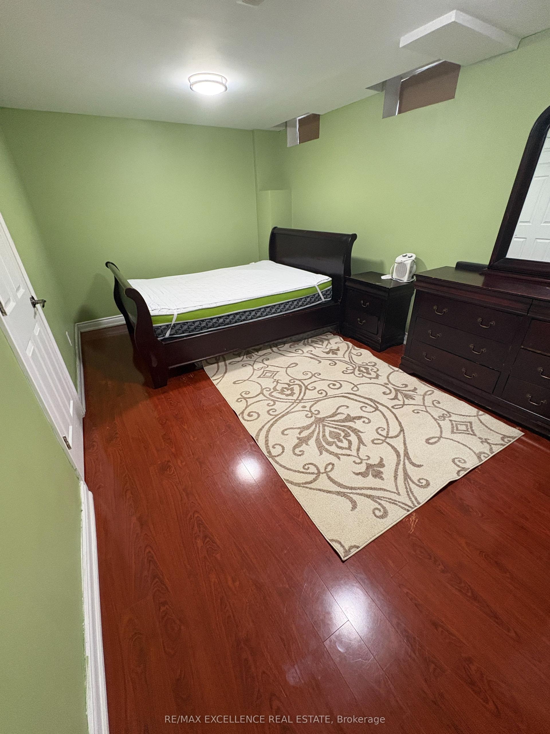 11 Naperton Drive — photo 1