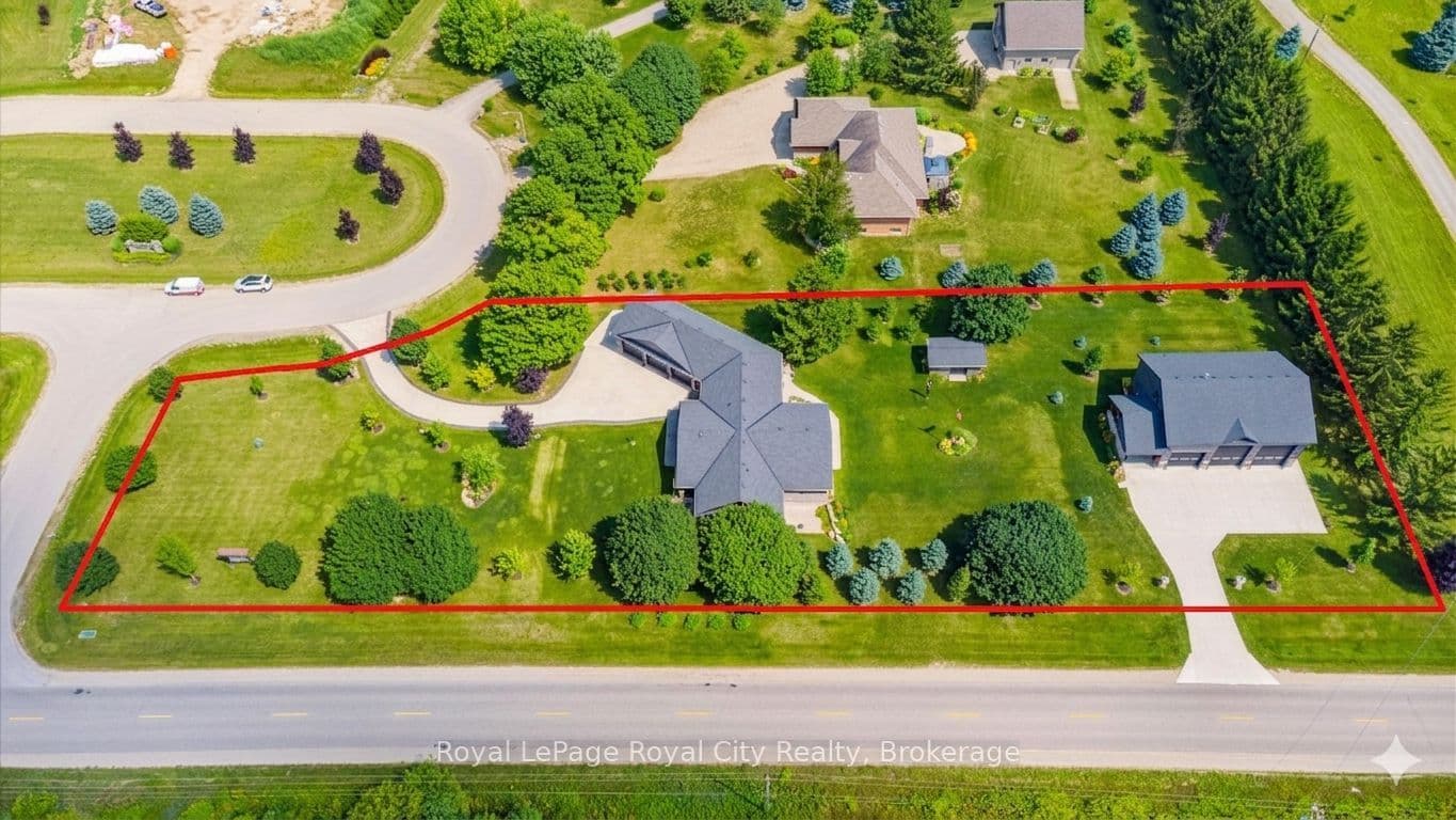 100 Harris Crescent — photo 1