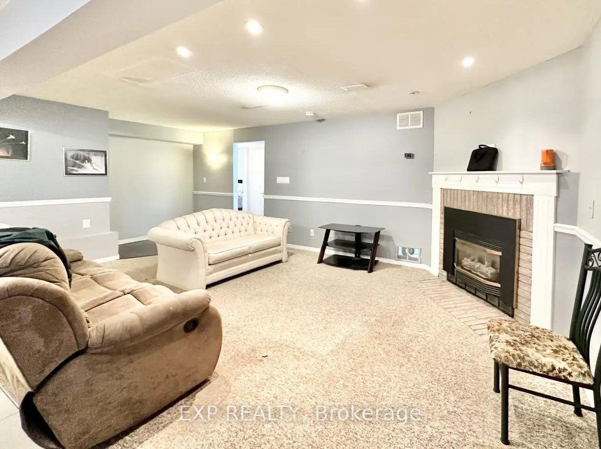 52 Waywell Street N BSMT #BSMT, Whitby — Detached for lease, photo 1