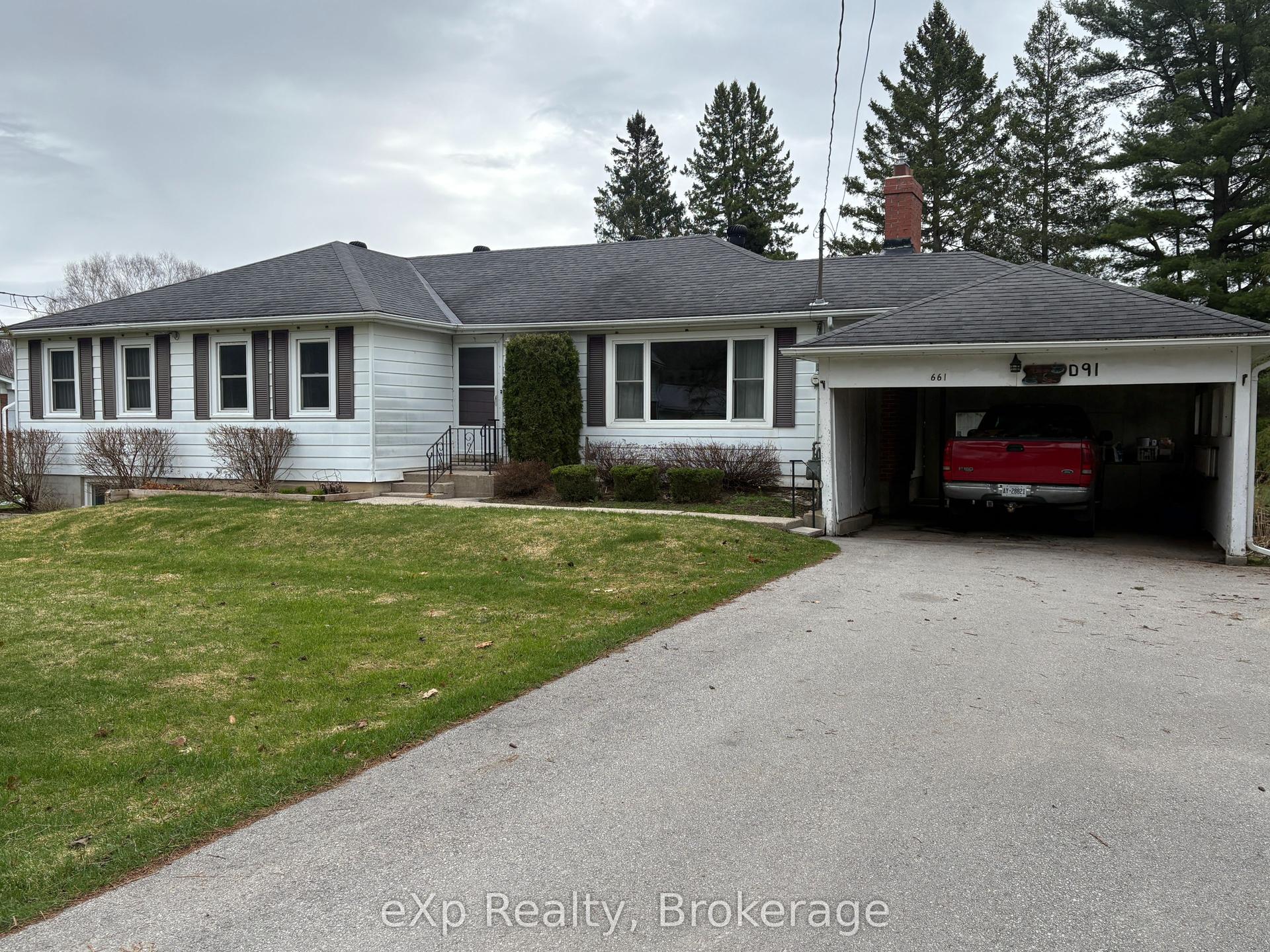 661 2nd Avenue SE — photo 1