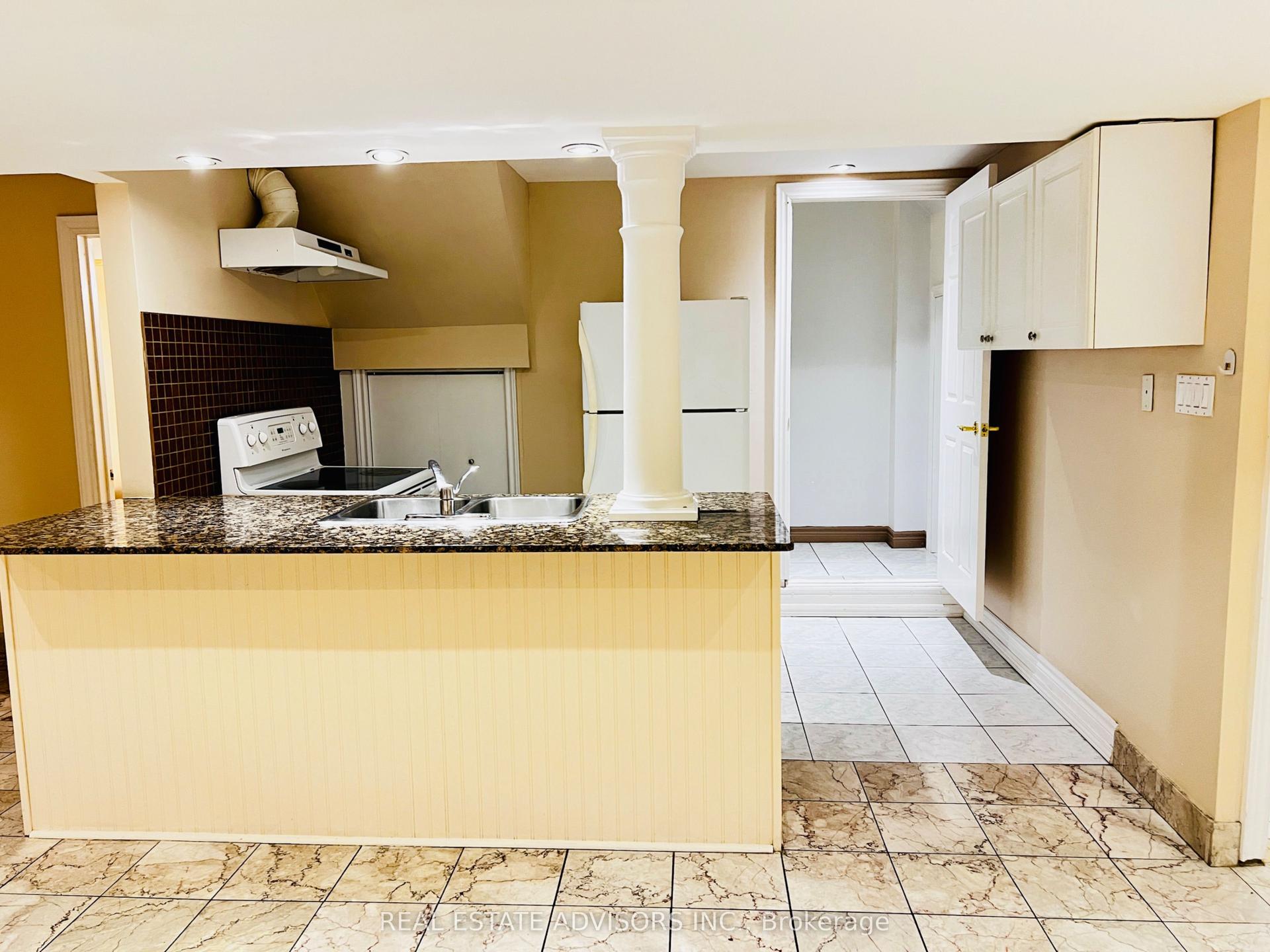 2 Adam Ernst Basement Court, Vaughan — Detached for lease, photo 1