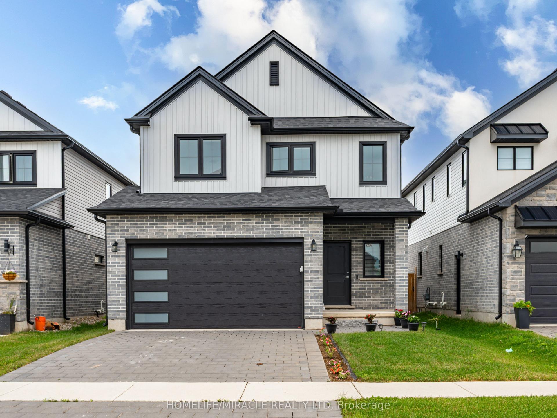 2206 Southport Crescent, London South — Detached for sale, photo 1