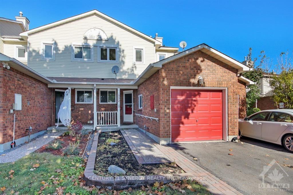 532 POCONO Crescent, Orleans - Cumberland and Area — Townhouse for lease, photo 1
