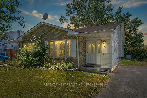 30 Woodstone Crescent, Kingston — Semi-Detached for sale, photo 1