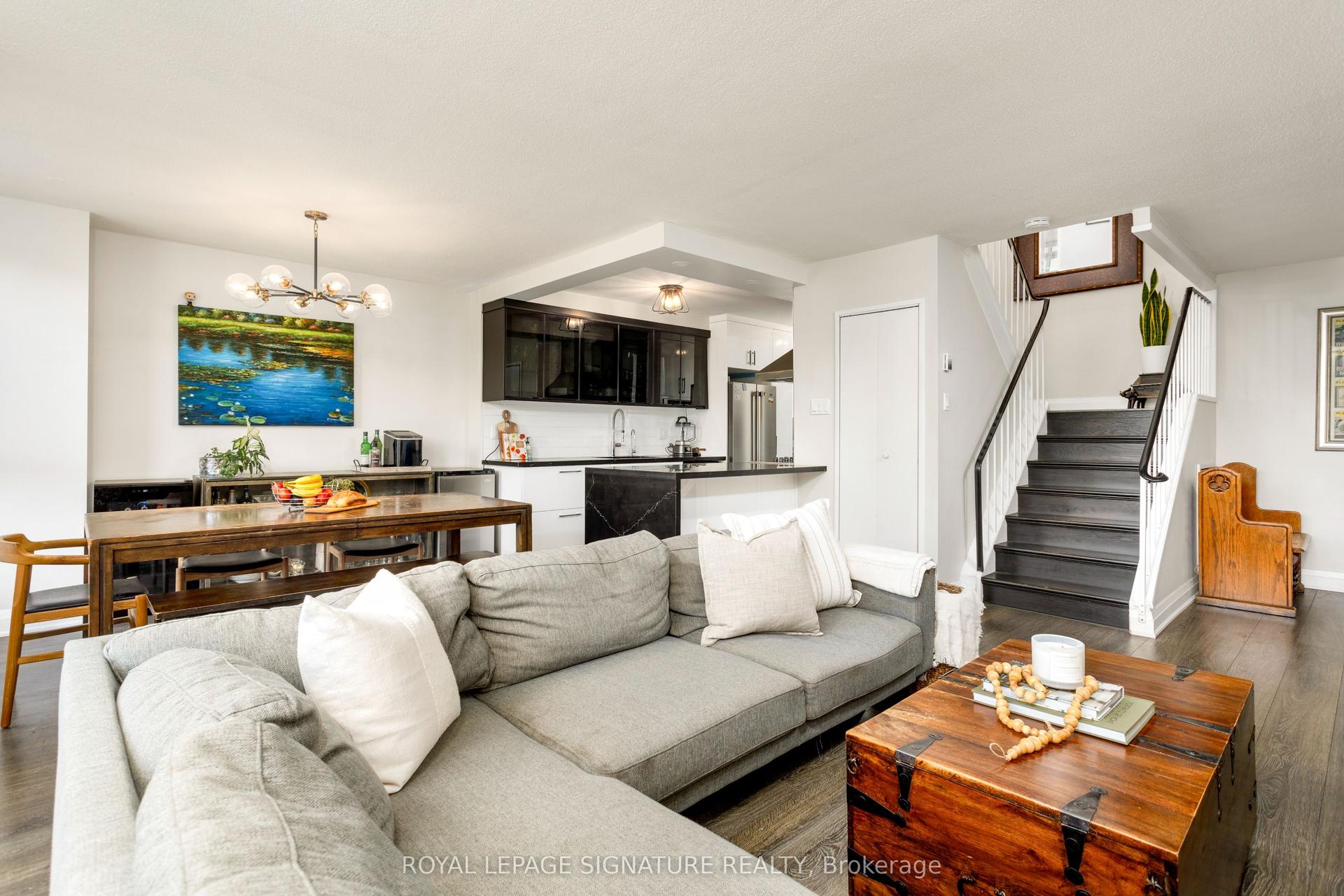 35 Ormskirk Avenue 302 #302, Toronto — Condo for lease, photo 1