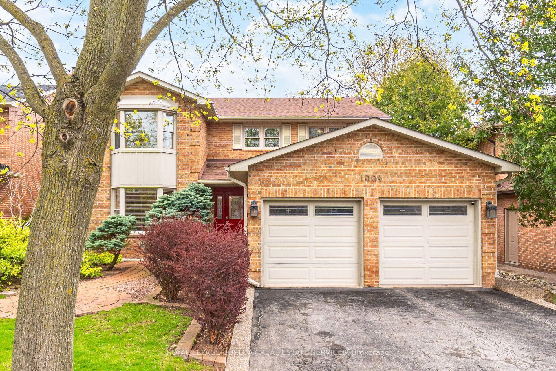 1004 Roxborough Drive — photo 1