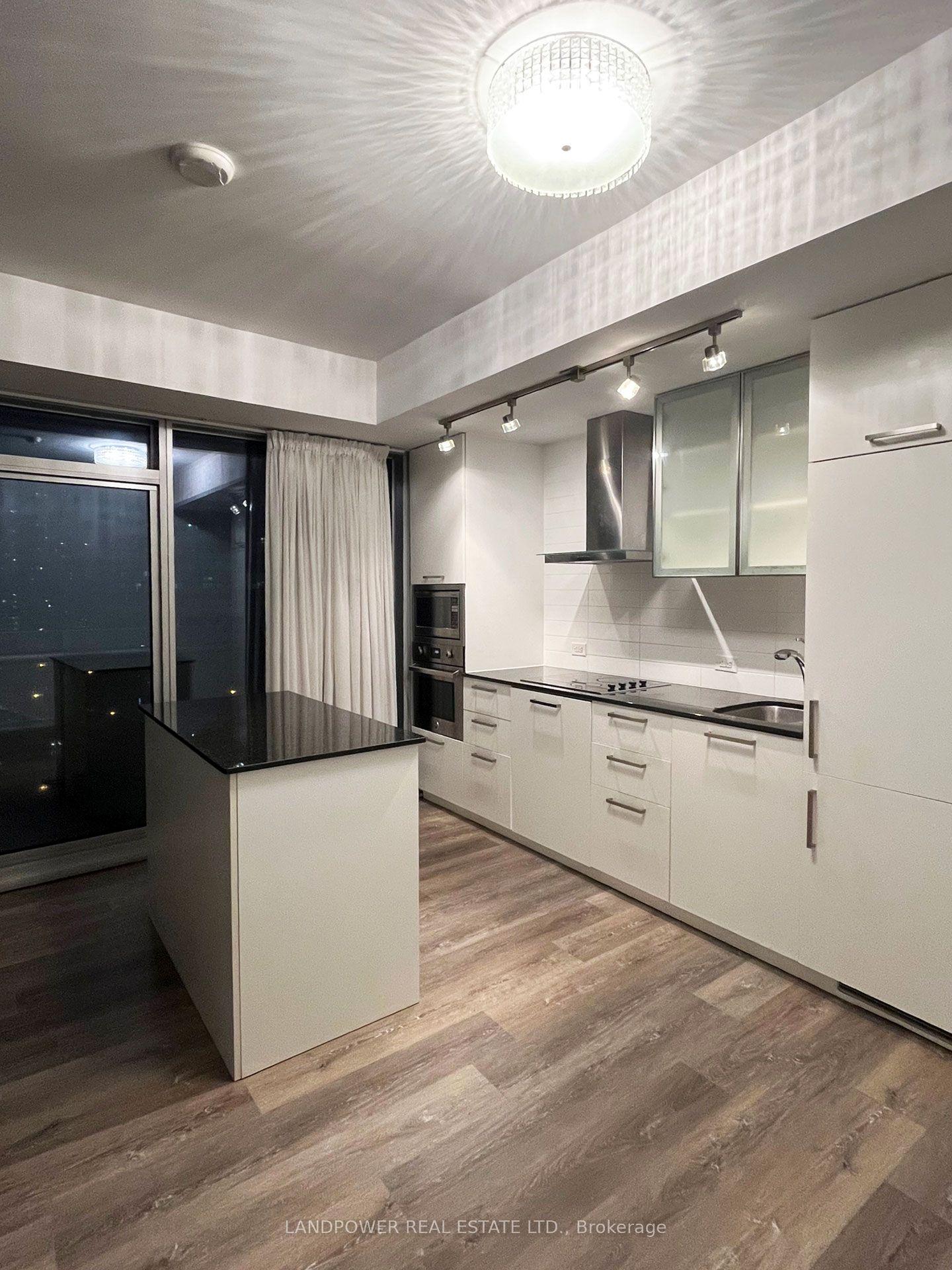 12 York Street 1010 #1010 — photo 1