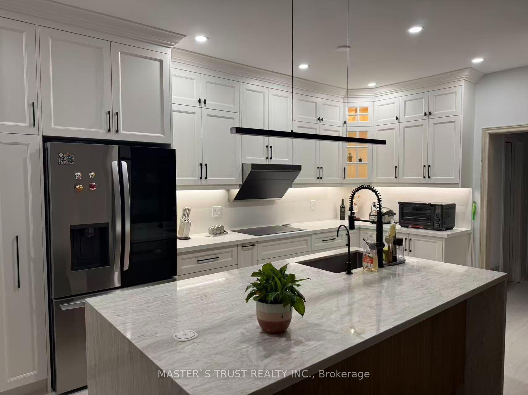 2132 PINEVALLEY Crescent, Oakville — Townhouse for lease, photo 1