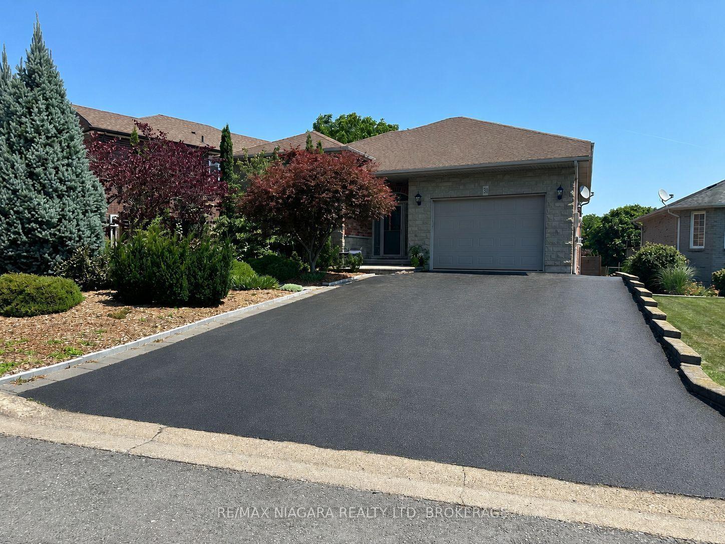 31 Hillcrest Road, Port Colborne — Detached for sale, photo 1