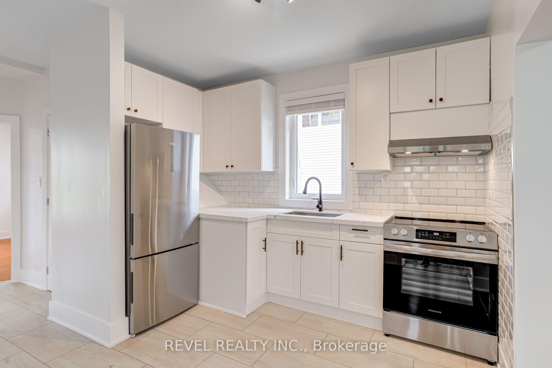 24 Kenora Crescent Main #Main, Toronto — Detached for lease, photo 1