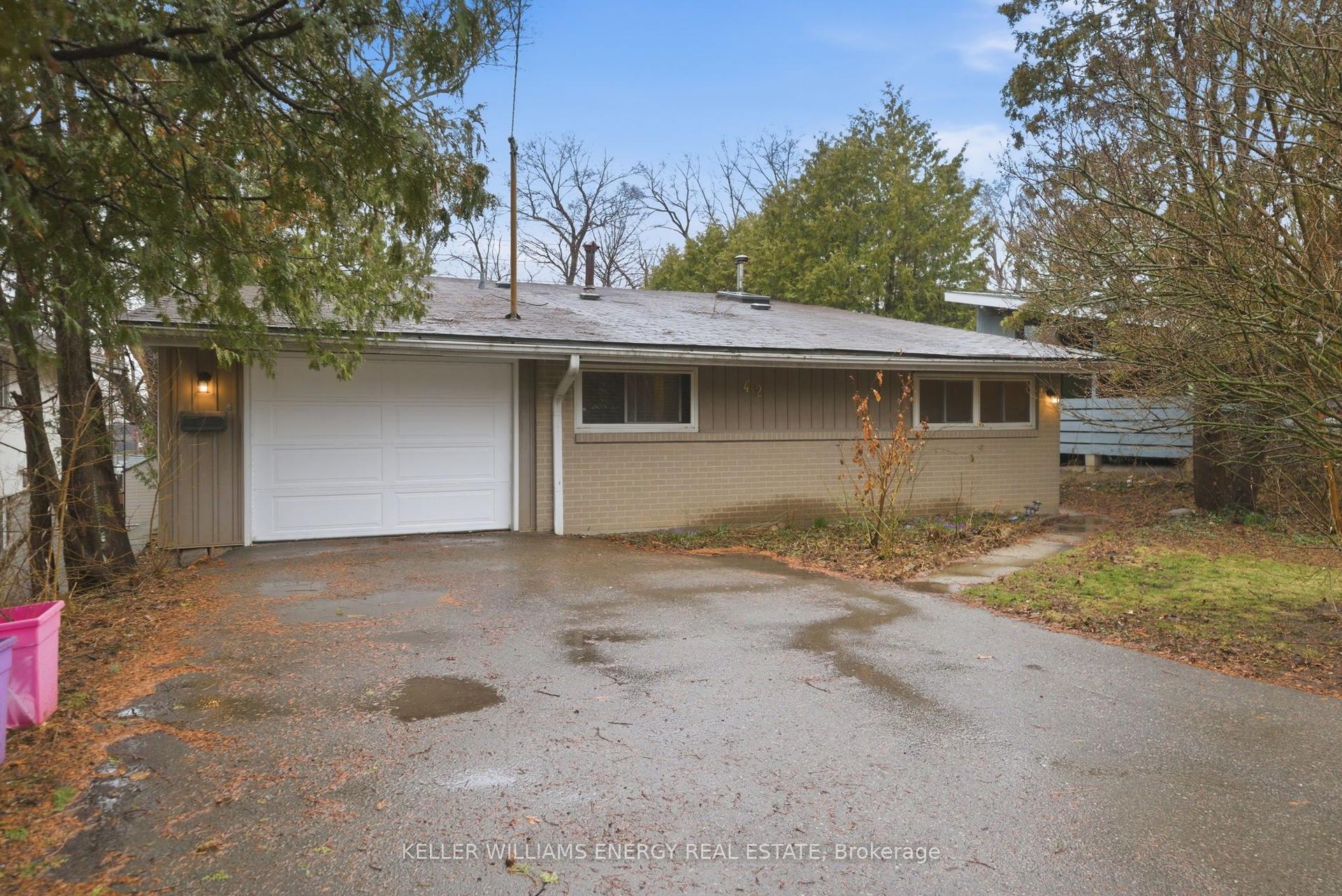 42 Oakley Boulevard — photo 1