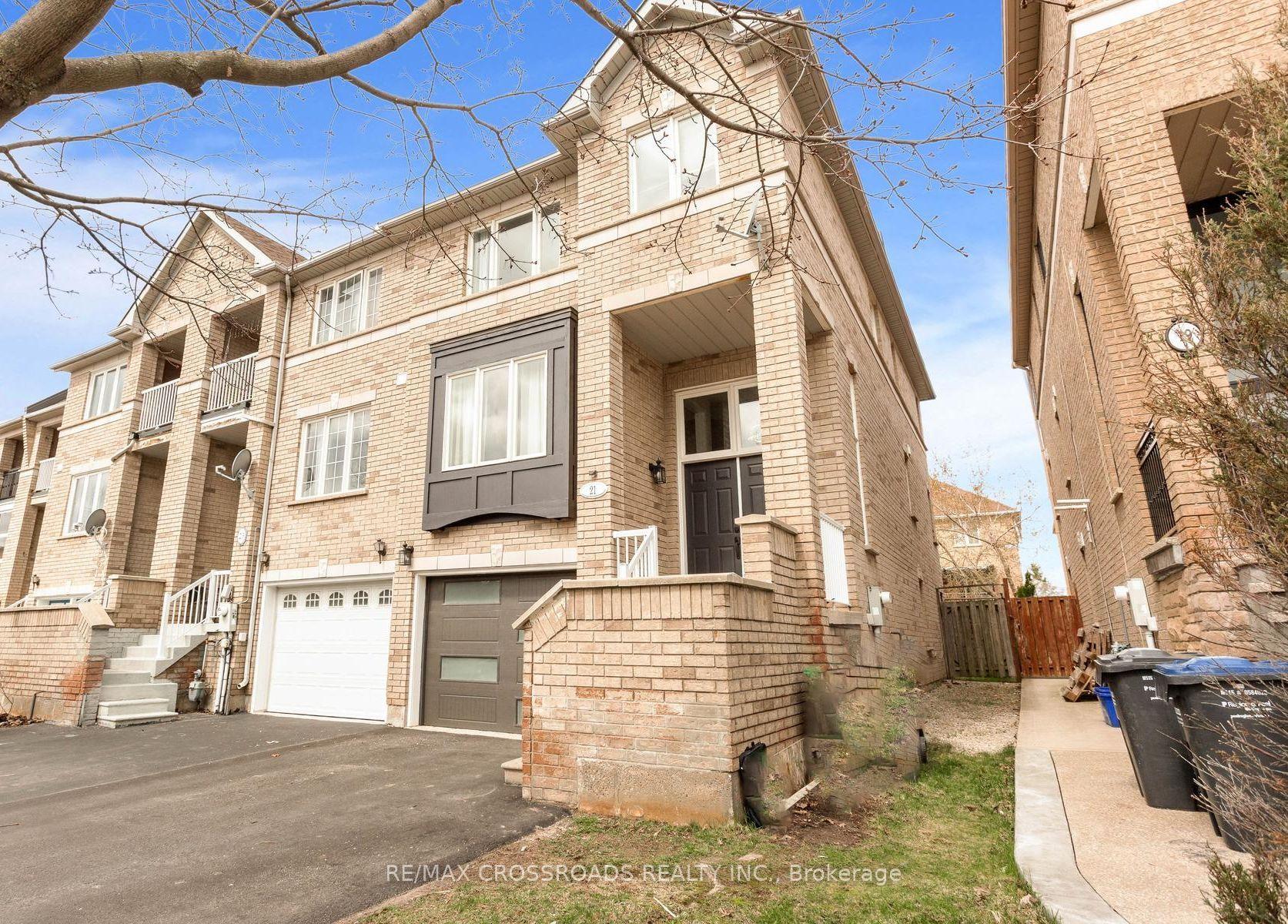 21 Cedarvalley Boulevard — photo 1