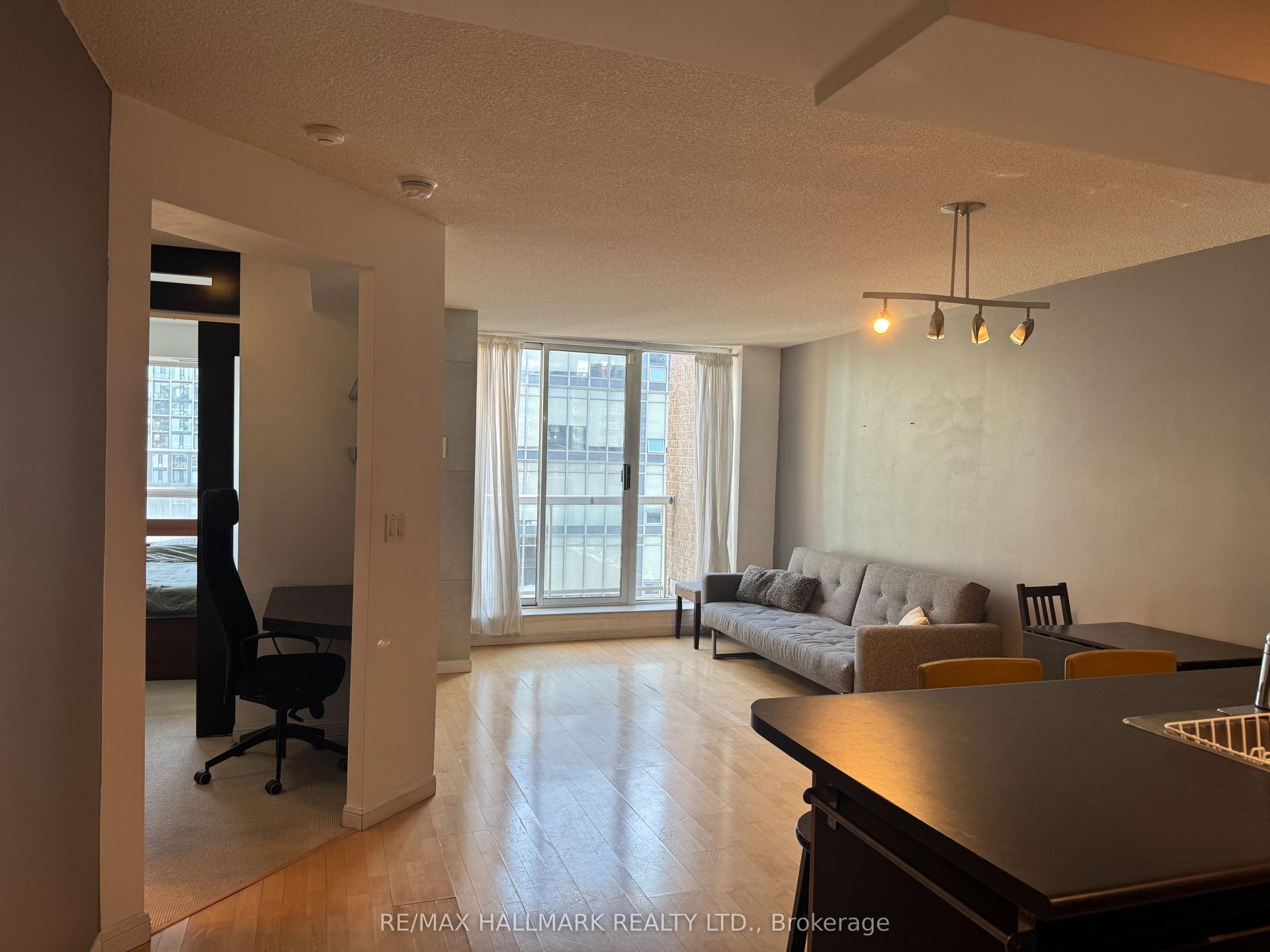 330 Adelaide Street E PH07 #PH07 — photo 1