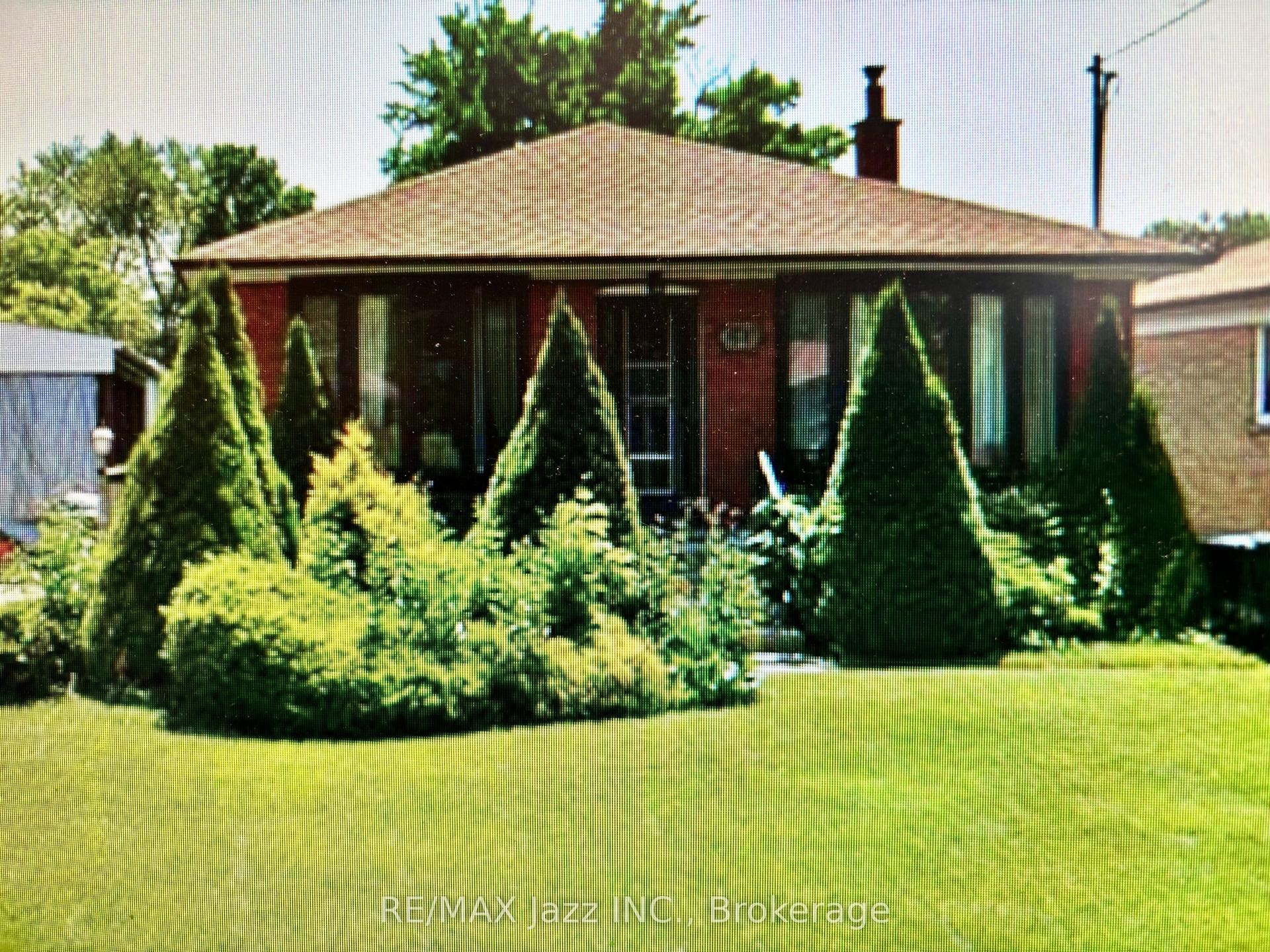 61 Kootenay Crescent — photo 1