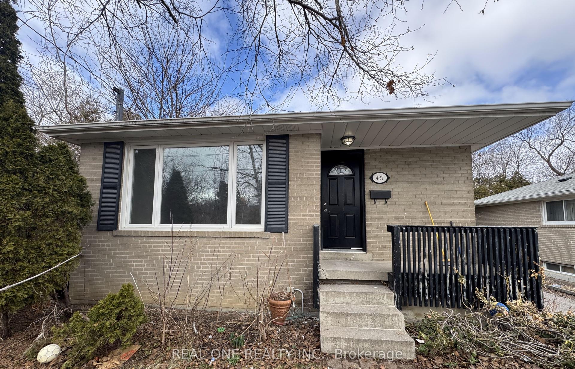437 Taylor Mills Drive N — photo 1