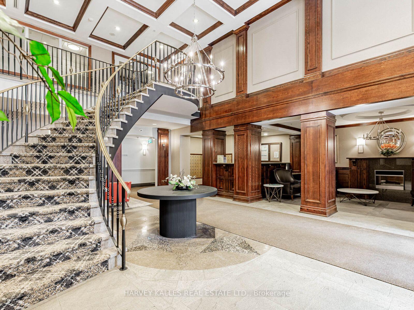 12 Rean Drive 402 #402 — photo 1