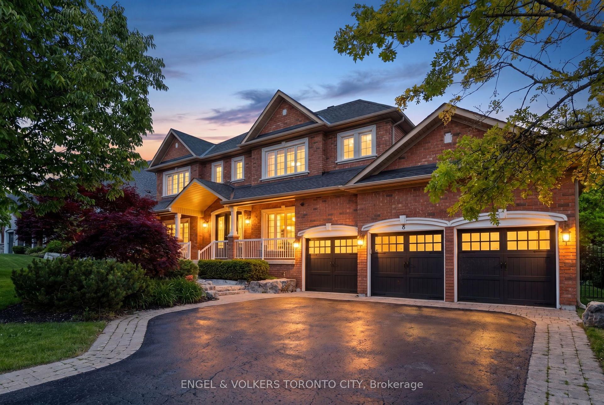 8 Duncton Wood Crescent — photo 1
