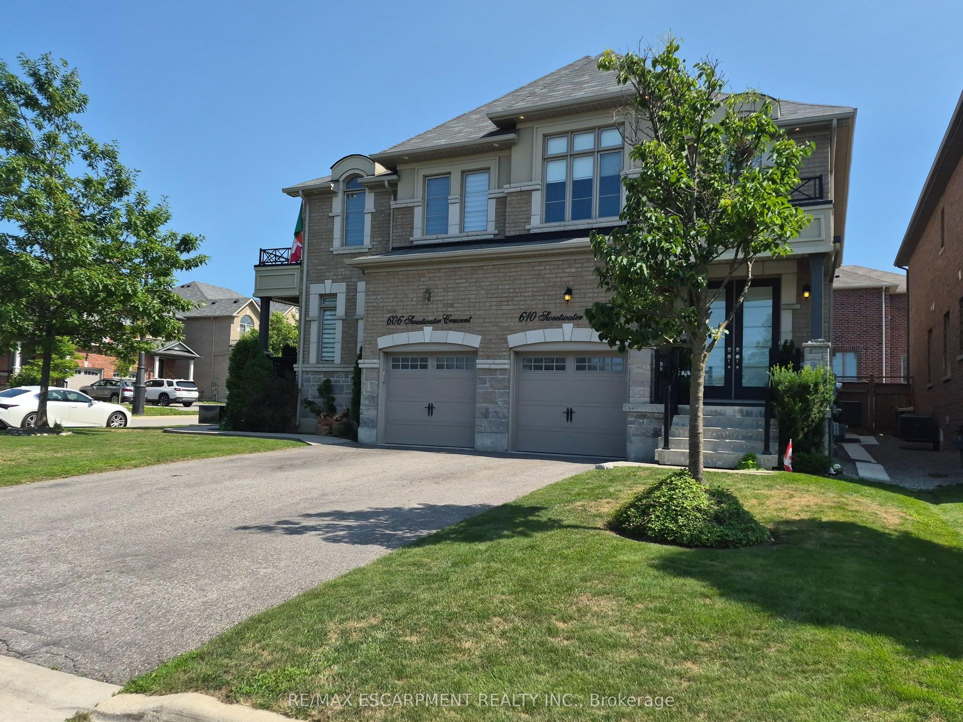 610 Sweetwater Crescent, Newmarket — Semi-Detached for sale, photo 1