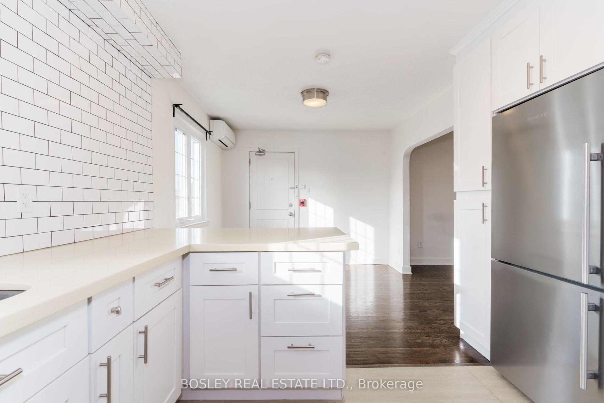 308 S Kingsway Road 5 #5, Toronto — Multiplex for lease, photo 1