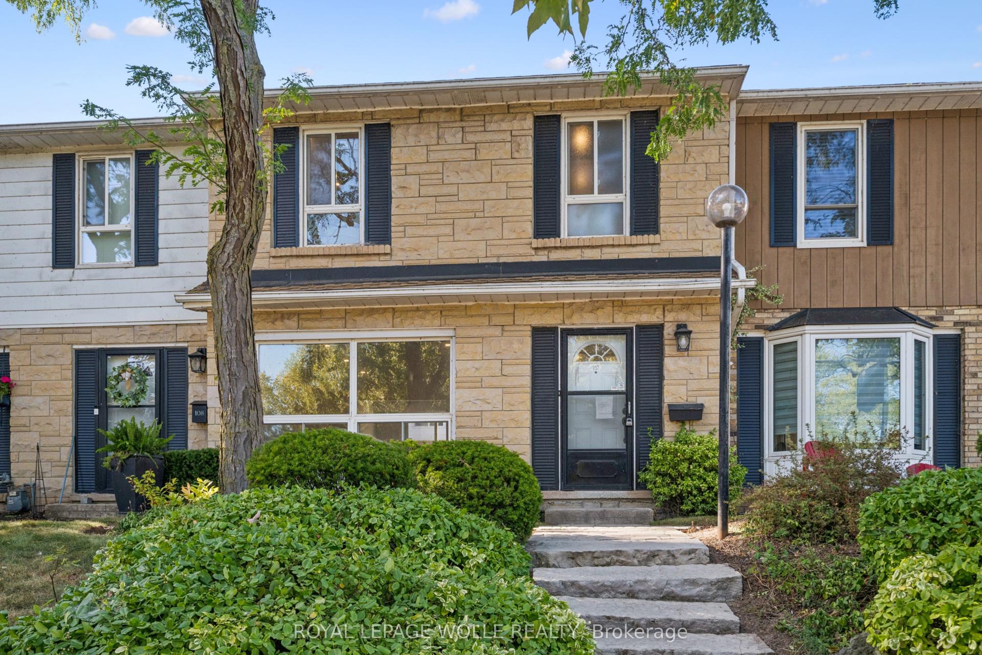 5475 Lakeshore Road 107 #107, Burlington — Condo Town for sale, photo 1