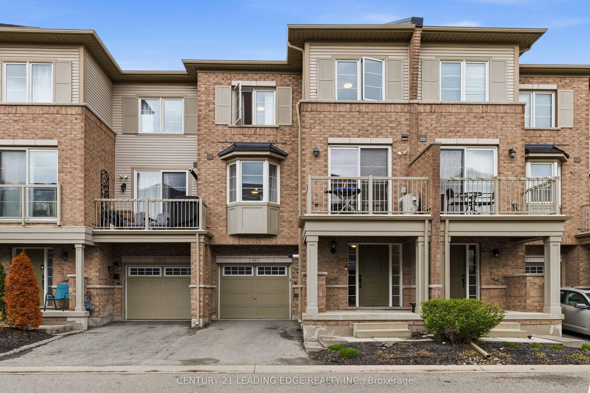 165 Hampshire Way 106 #106 — photo 1