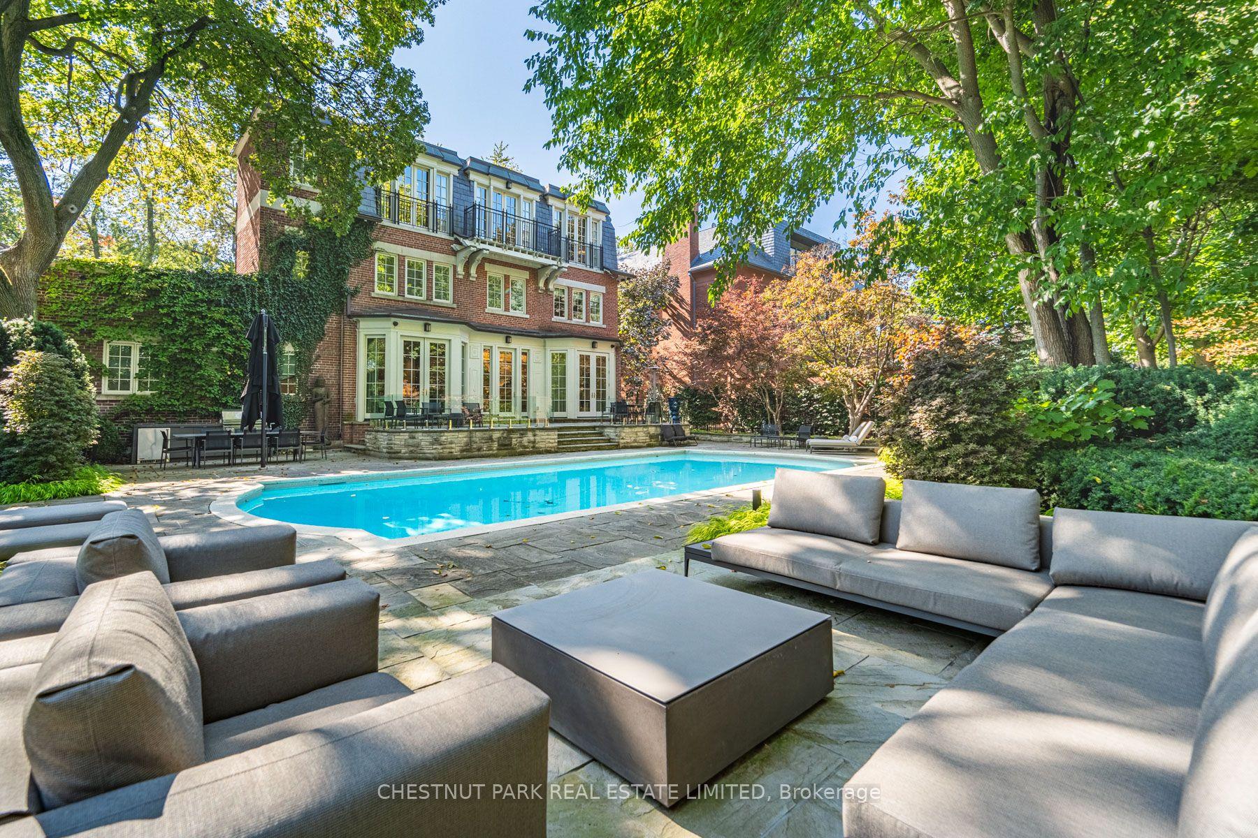 82 Chestnut Park Road — photo 1