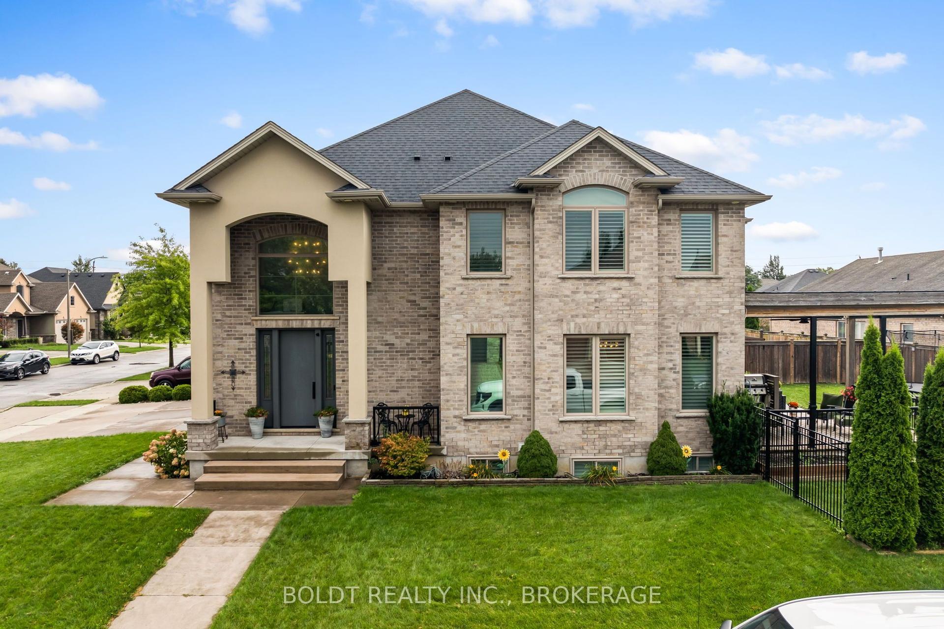90 Videl Crescent N, St. Catharines — Detached for sale, photo 1