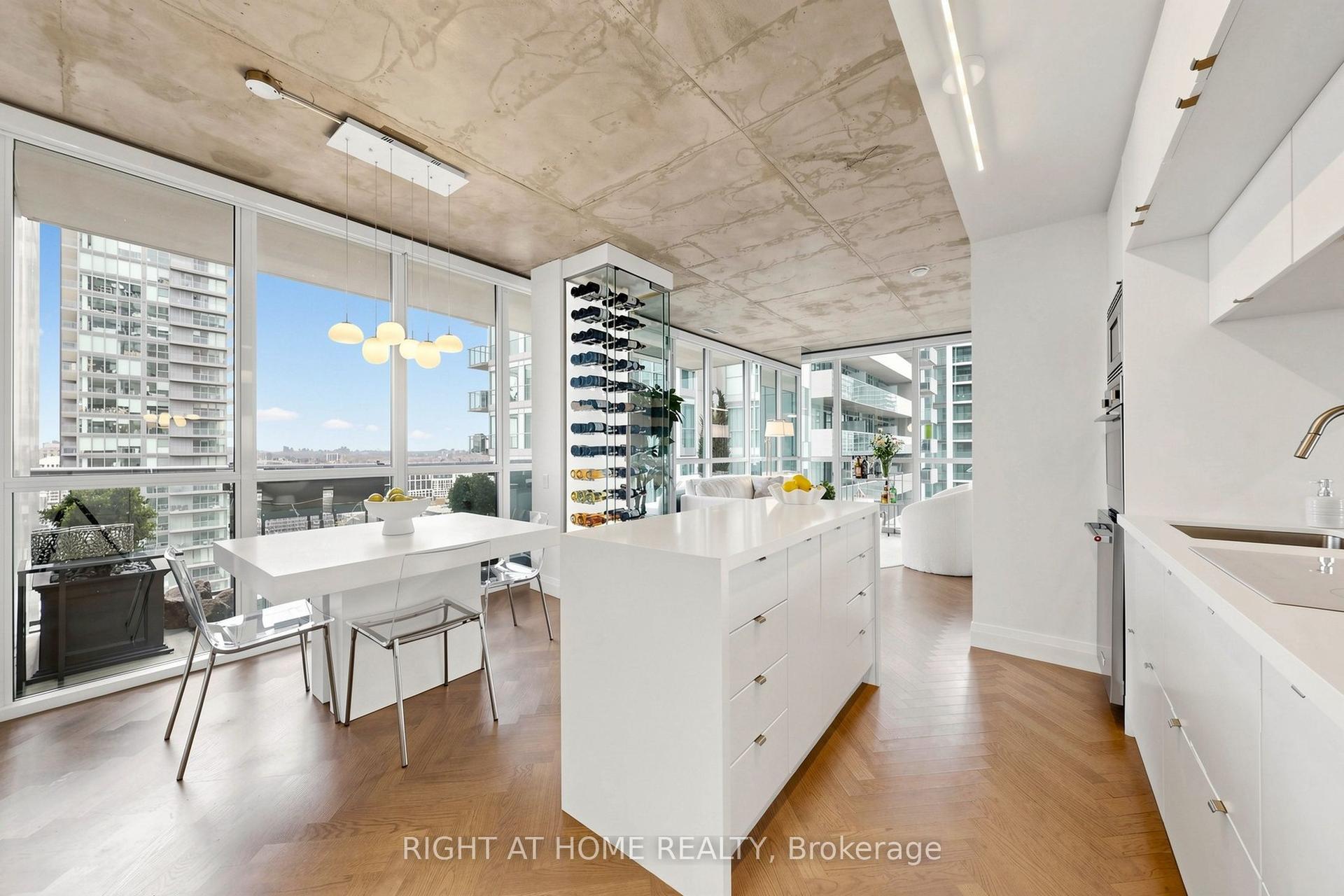 88 Blue Jays Way 2409 #2409 — photo 1