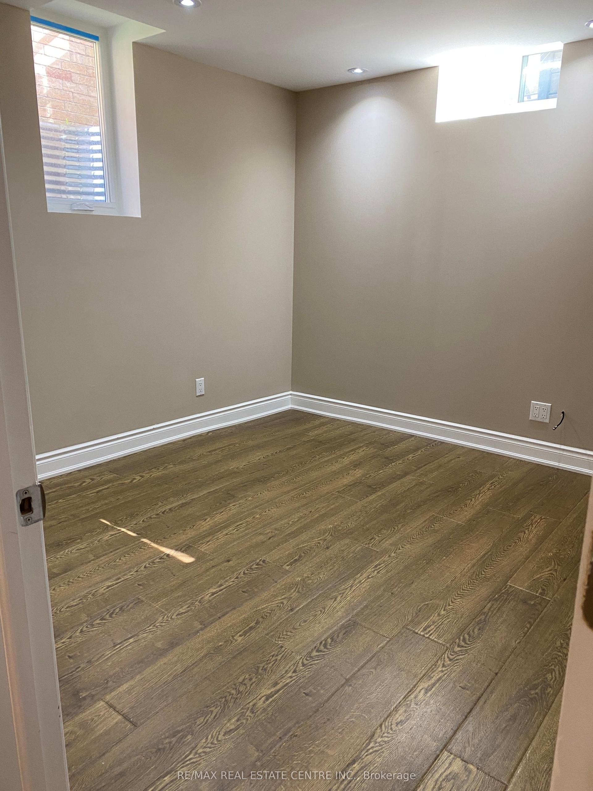 5384 Valhalla Crescent Basement #Basement — photo 1