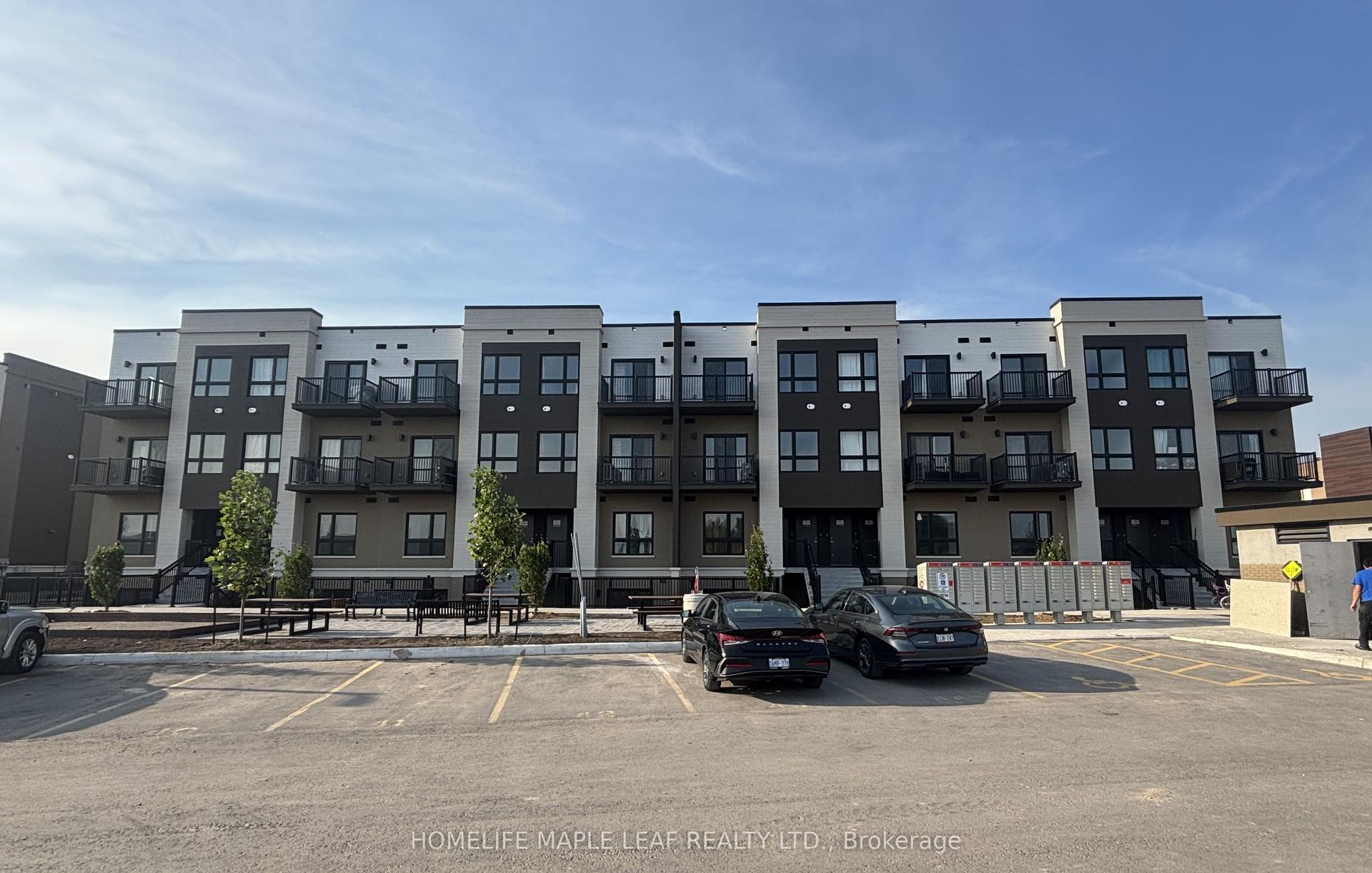 25 Palace Street Q32 #Q32, Kitchener — Condo Town for lease, photo 1
