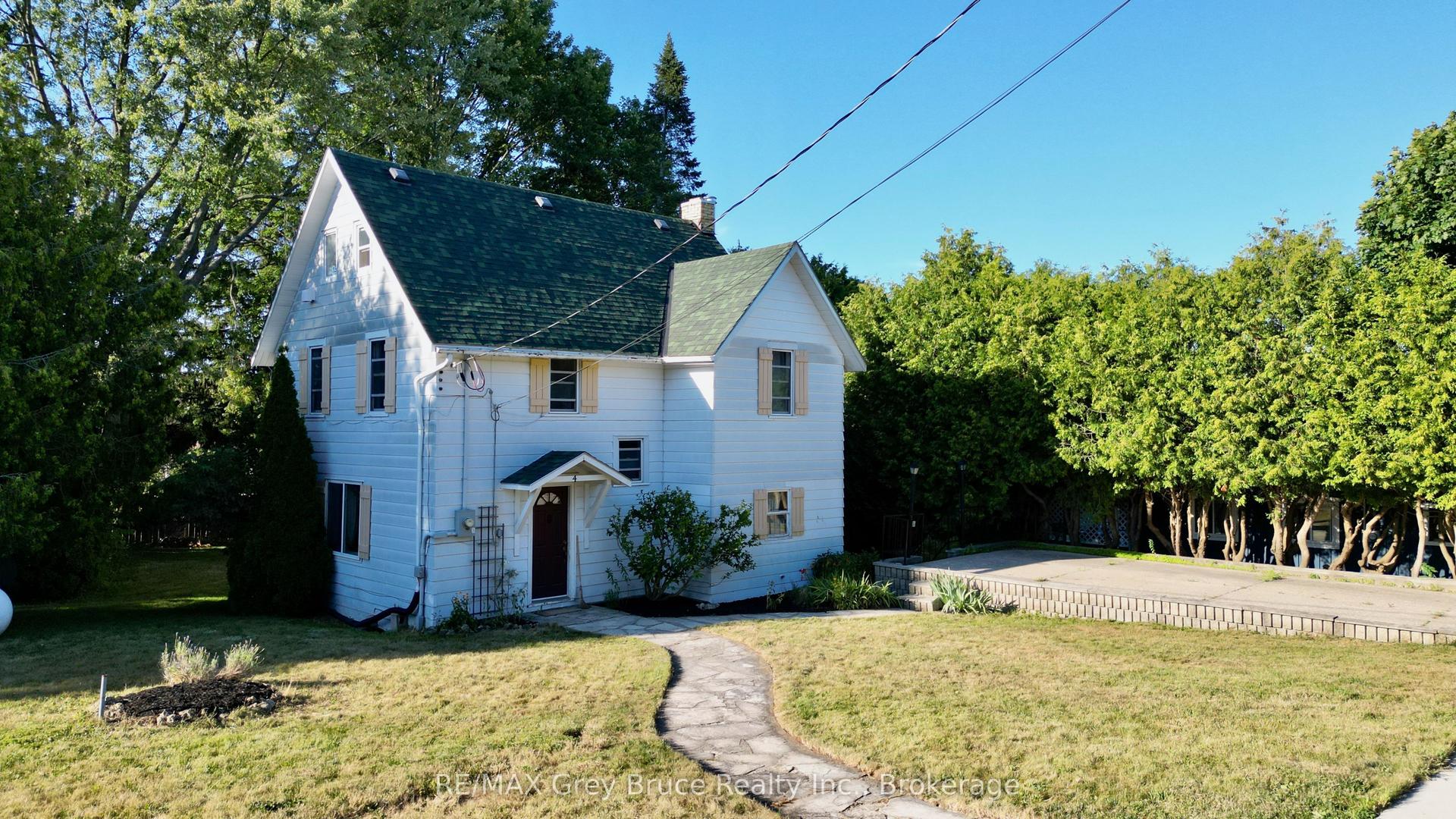 4 Mill Street, Northern Bruce Peninsula — Detached for sale, photo 1