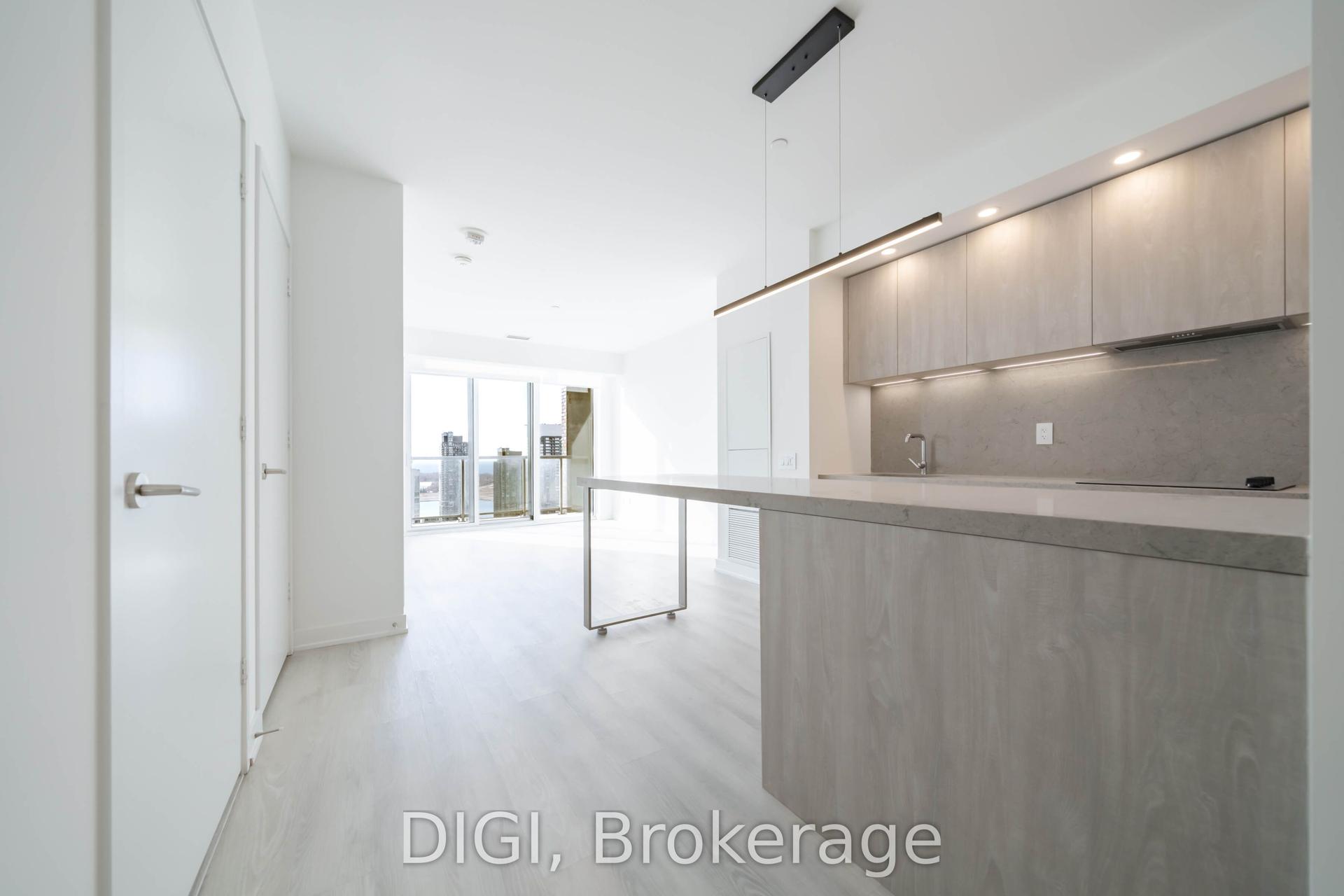 57 Spadina Avenue 810 #810 — photo 1