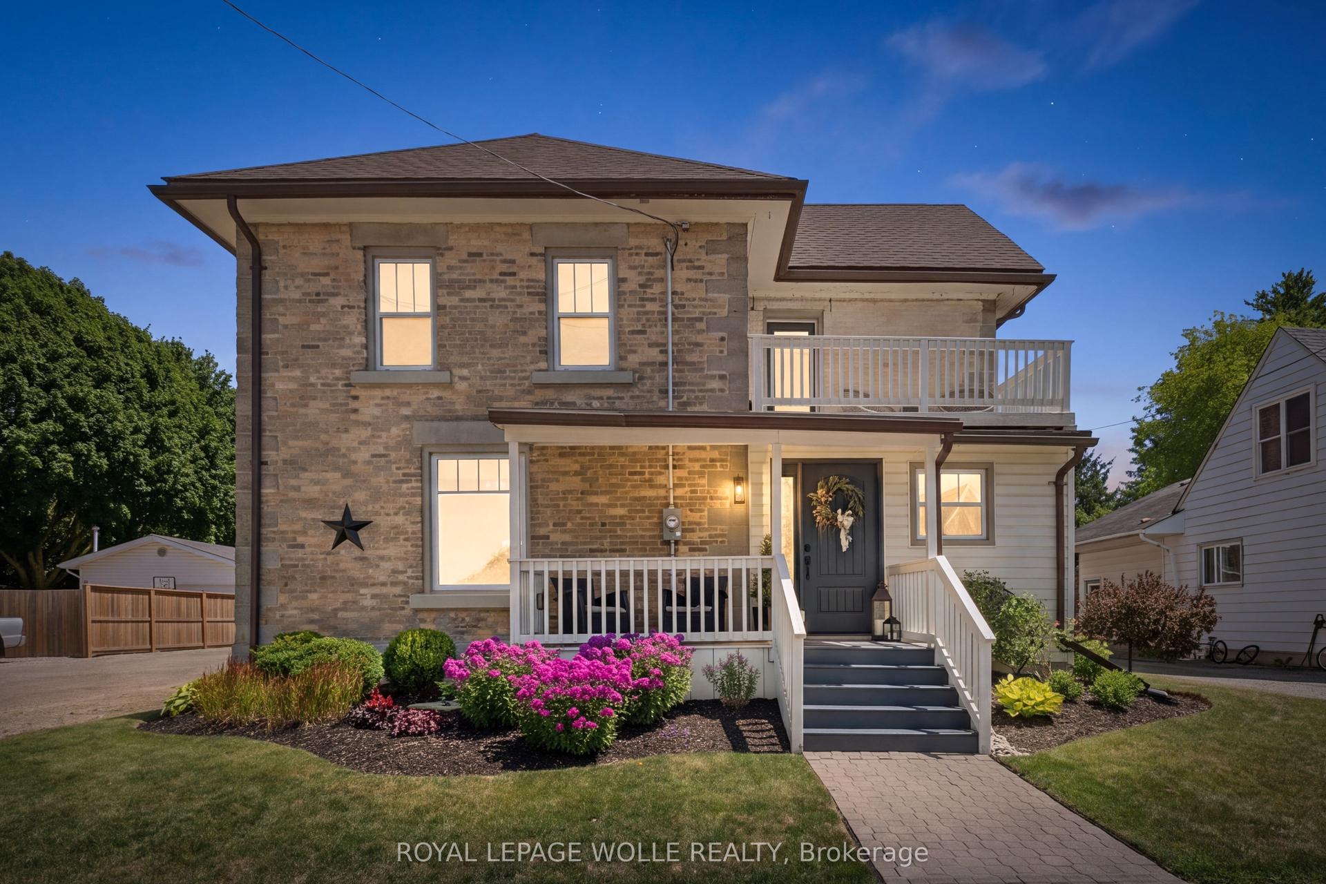 332 N Jane Street, Minto — Detached for sale, photo 1