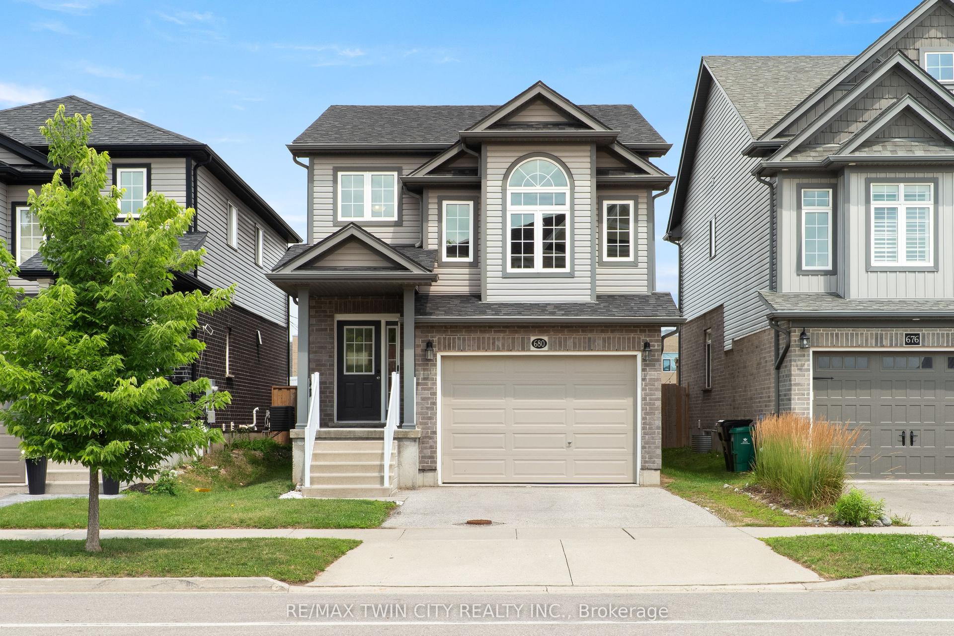 680 Blair Creek Drive, Kitchener — Detached for sale, photo 1