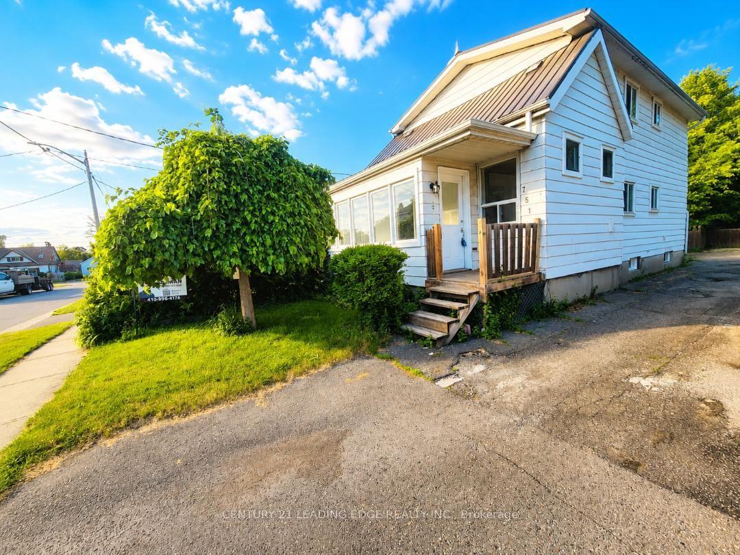 751 Gifford Street, Oshawa — Detached for sale, photo 1