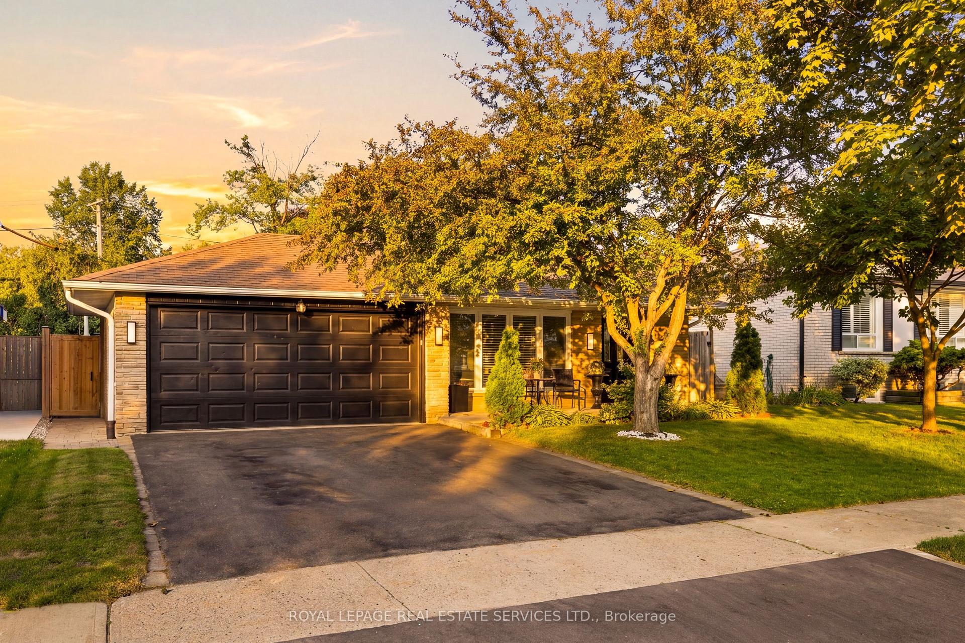 127 Redgrave Drive, Toronto — Detached for sale, photo 1