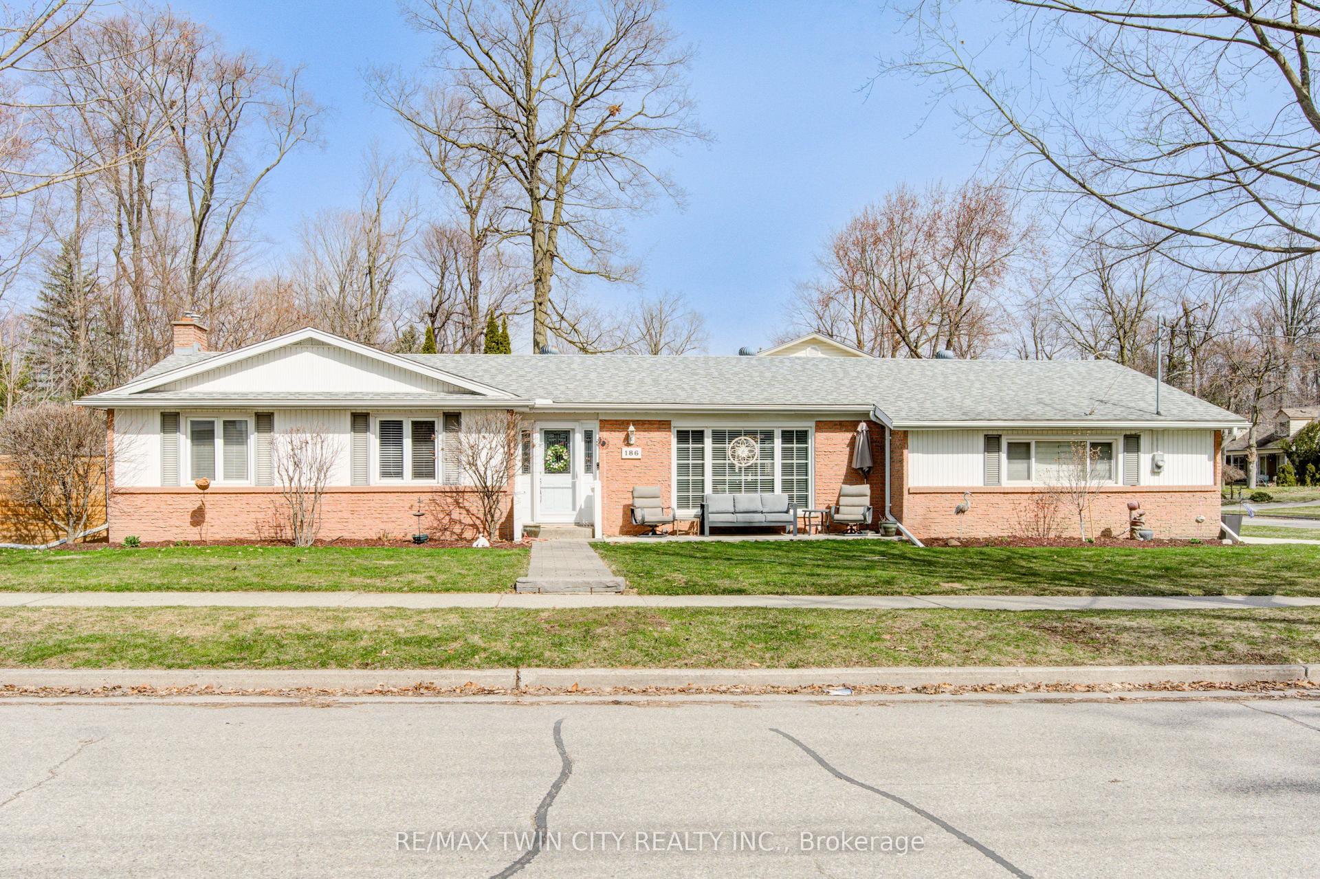 186 Shuh Avenue, Kitchener — Detached for sale, photo 1