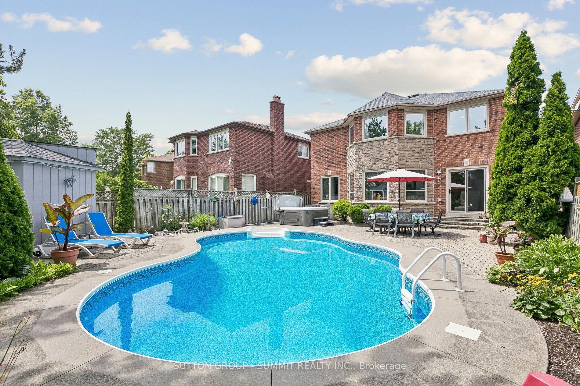 3176 DOVETAIL Mews, Mississauga — Detached for sale, photo 1