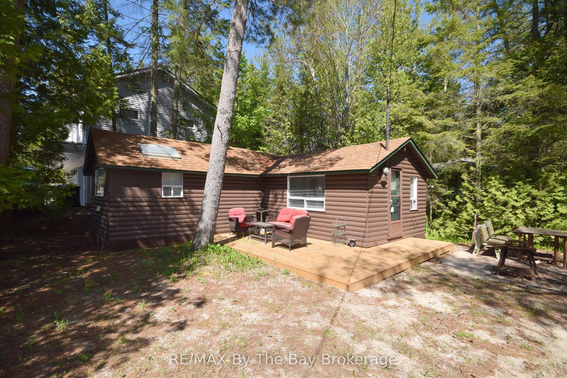 465 Bluewater Lane — photo 1