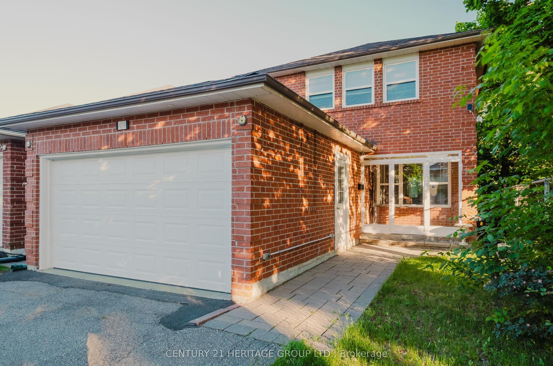 49 Gray Crescent — photo 1