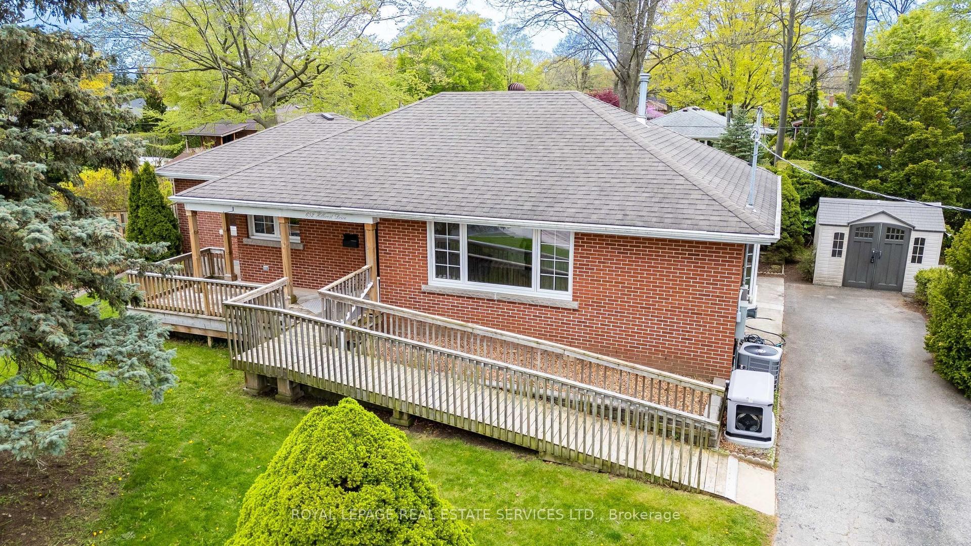 652 Hillcrest Drive — photo 1