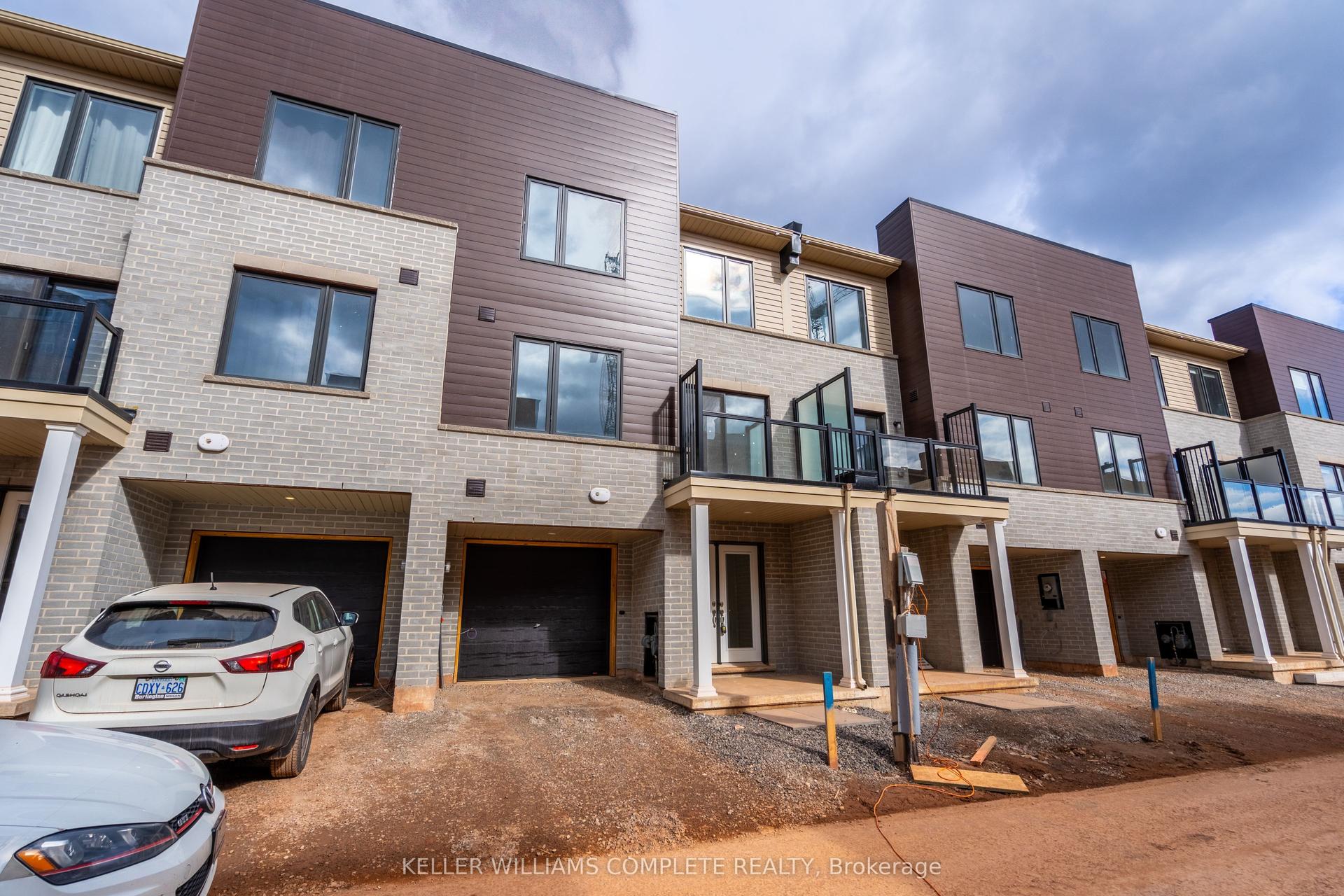 23 DRYDEN Lane, Hamilton — Townhouse for lease, photo 1