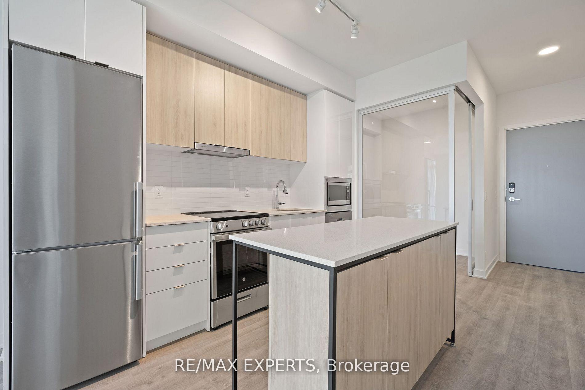 50 Upper Mall Way B1504 #B1504 — photo 1