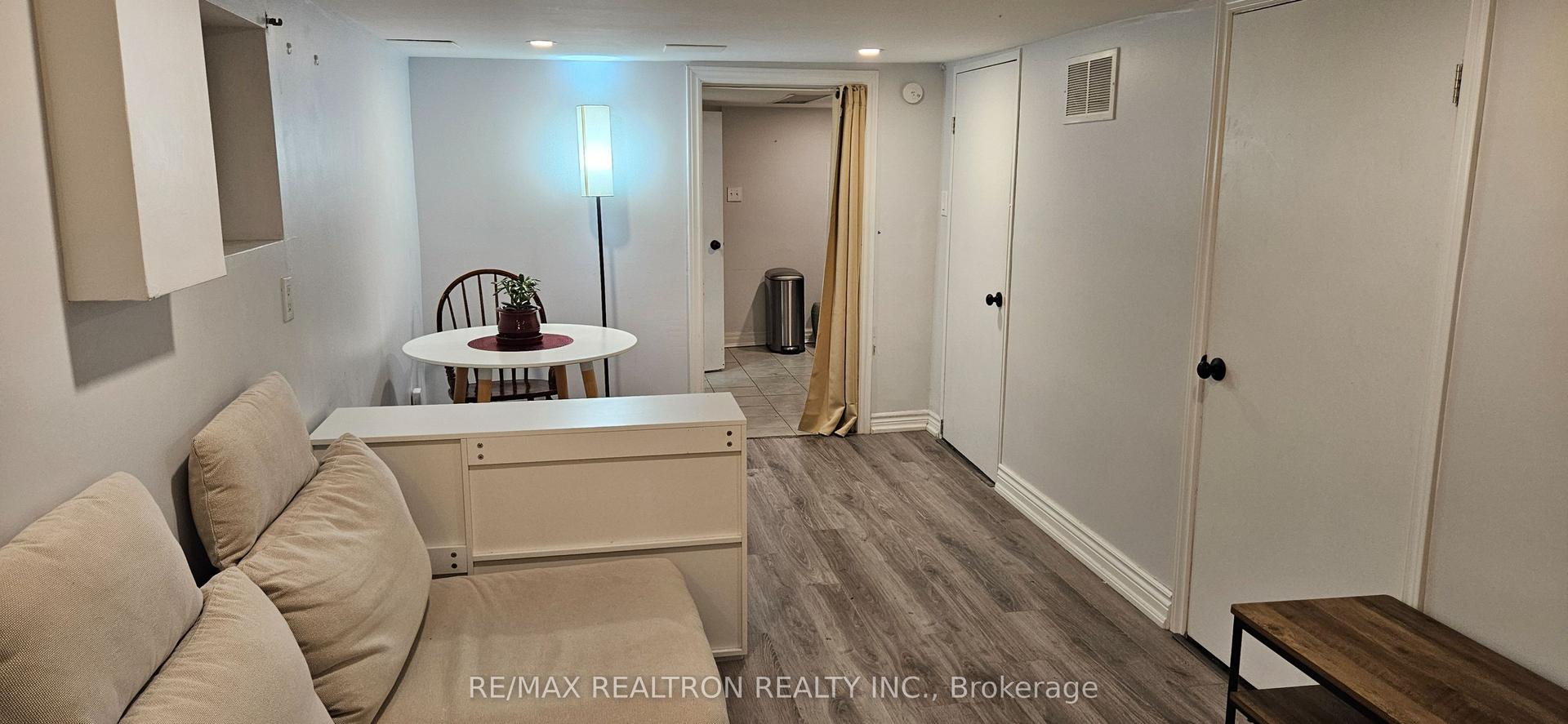 372 Rhodes Avenue, Toronto — Semi-Detached for lease, photo 1