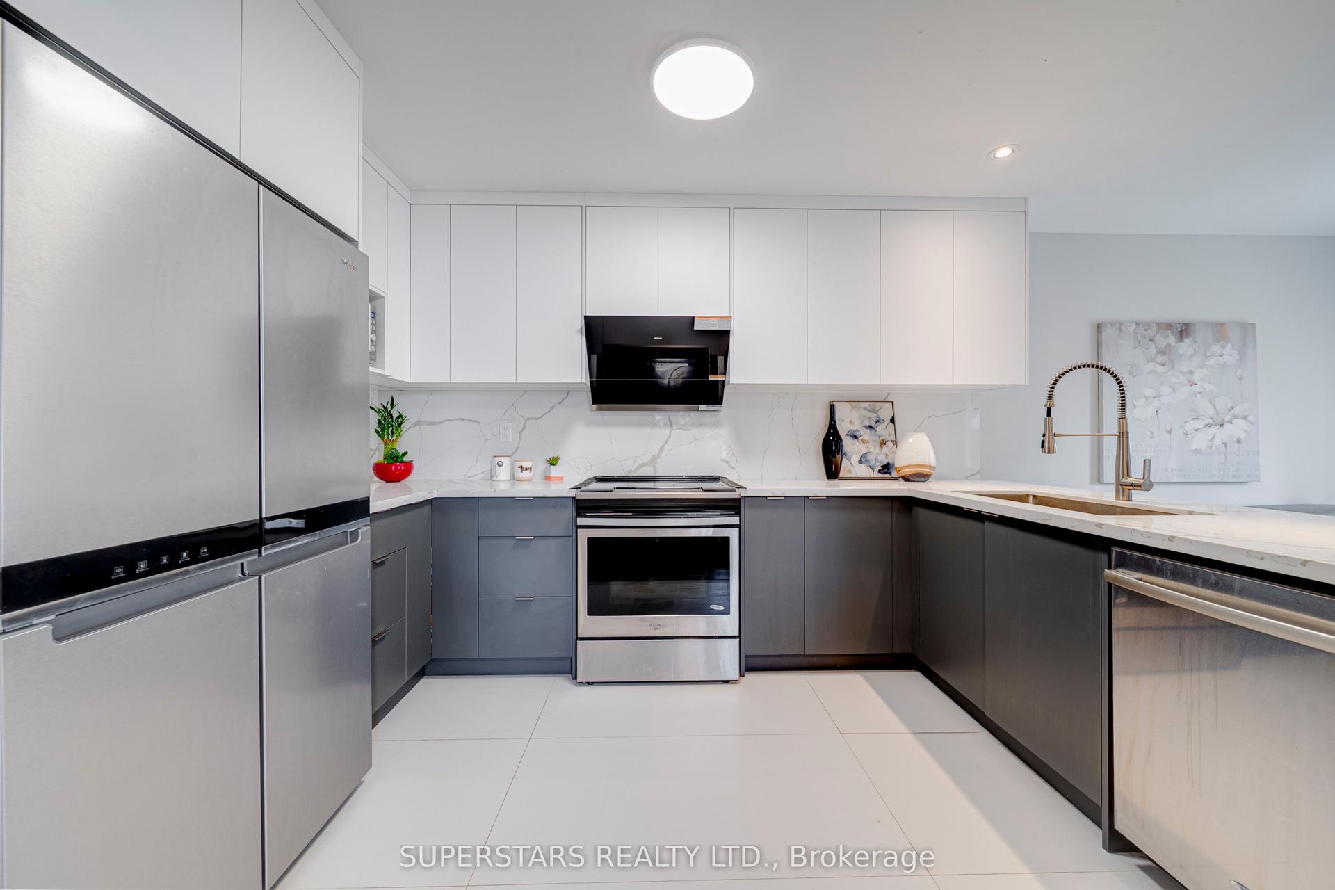1 Baffin Court, Richmond Hill — Townhouse for sale, photo 1