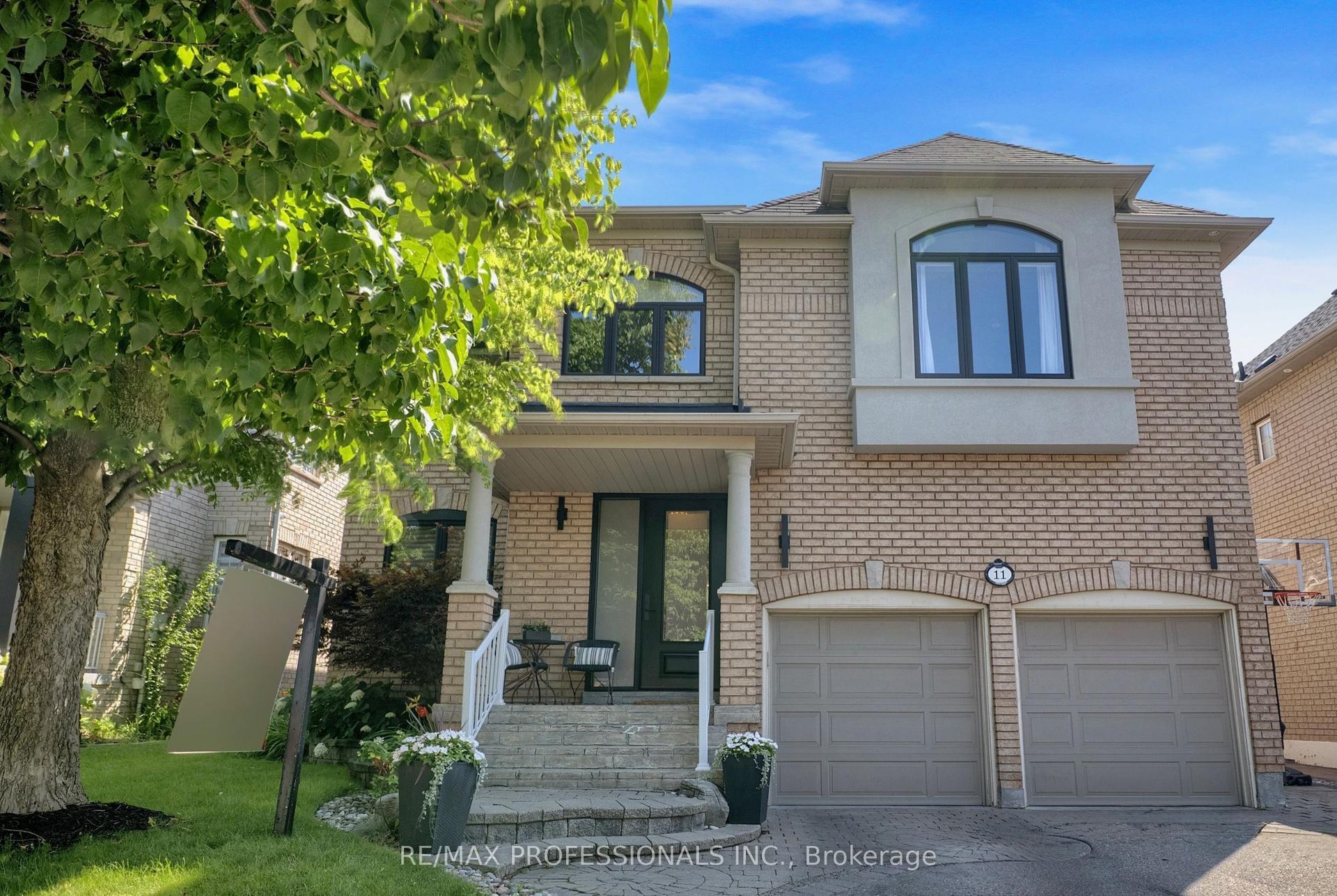 11 Tweedie Crescent, Whitby — Detached for sale, photo 1