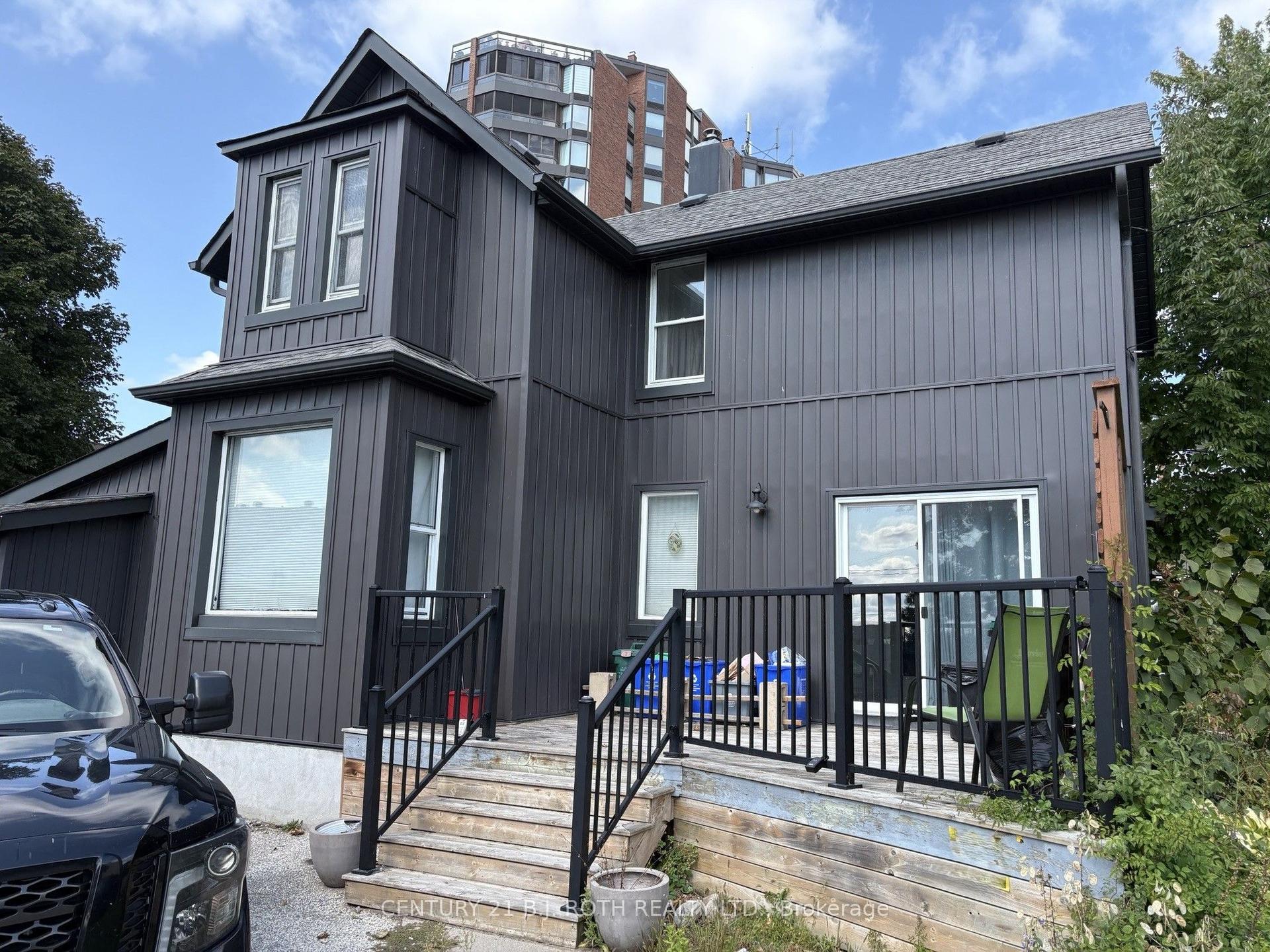 253 Dunlop Street E — photo 1