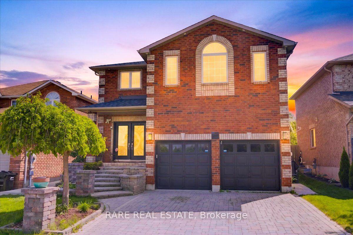 7 Michelle Drive — photo 1