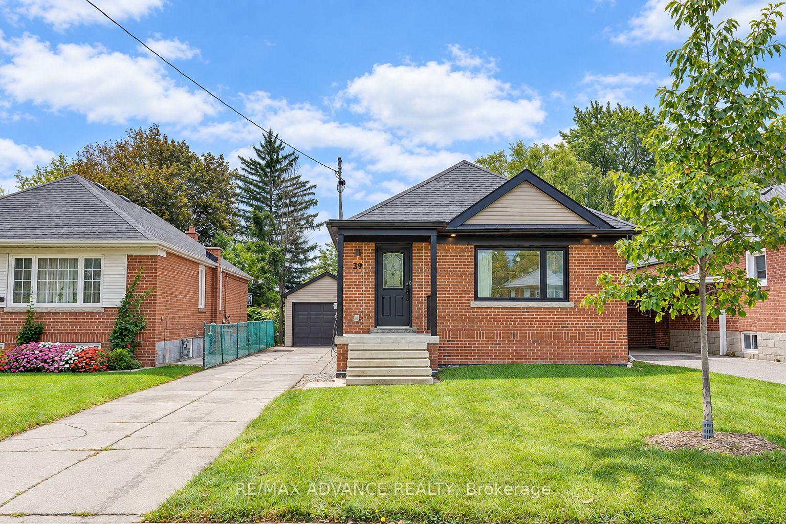39 Janet Boulevard, Toronto — Detached for sale, photo 1