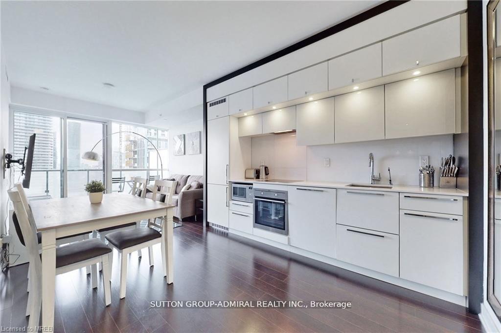 15 Grenville Street 3706 #3706, Toronto — Condo for sale, photo 1